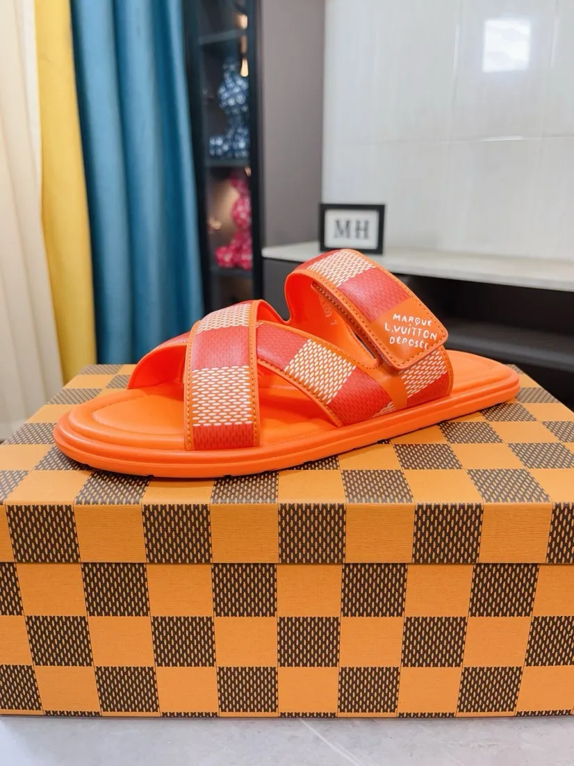 Men's shoes 💰380🌹🌹 (lv-Louis Vuitton) New men's slippers, high-end boutique, exquisite embossed logo decoration on the upper, fine workmanship, super soft soles, casual, loose and comfortable, a must-have in summer! \nsize：38-44